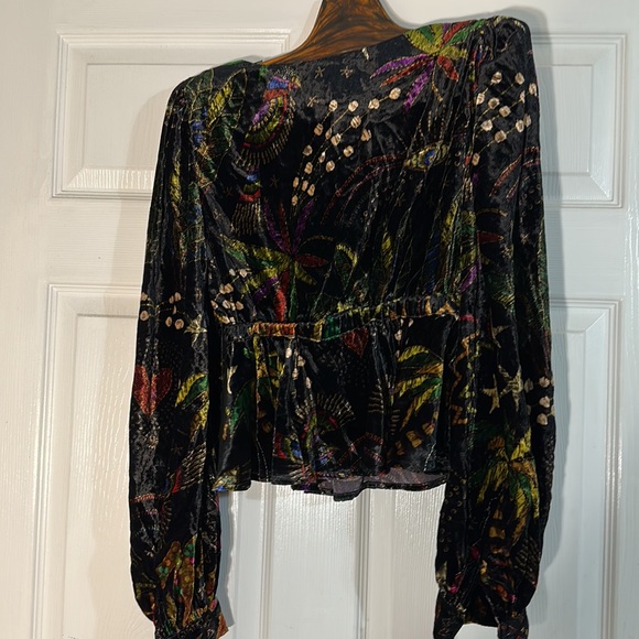 NWT FARM RIO ANTHROPOLOGIE TOP - Picture 5 of 7